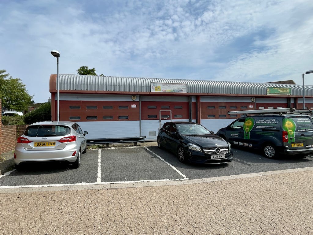 Unit 1 Acacia Close, Cherrycourt Way, Leighton Buzzard, LU7 4QE