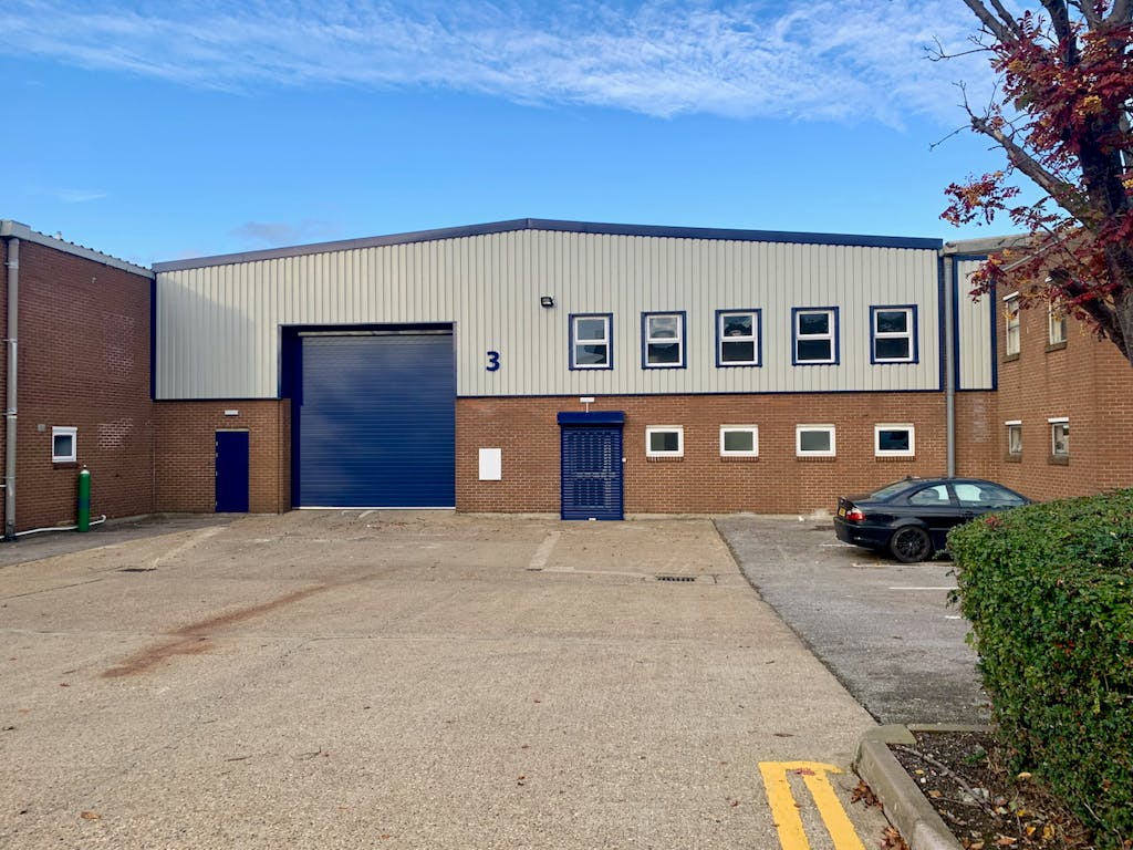 Unit 3 Walter Lawrence Trading Estate, Lawrence Industrial Estate, Dunstable, LU6 1BD