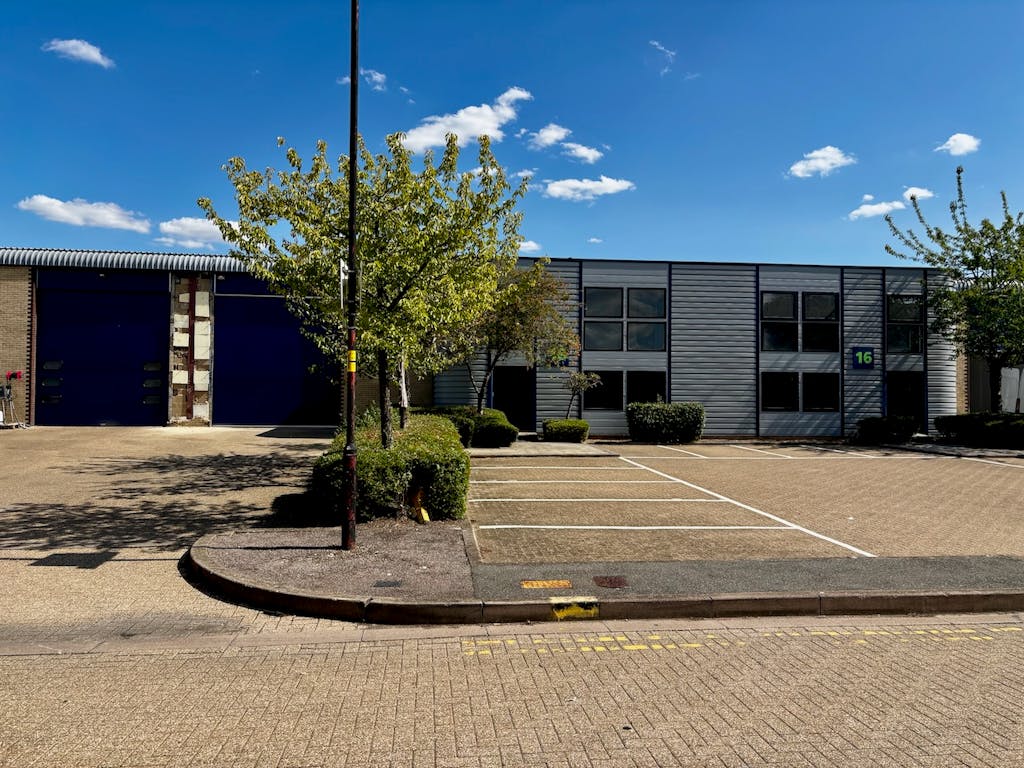 18 Plover Close Newport Pagnell Milton Keynes Warehouse