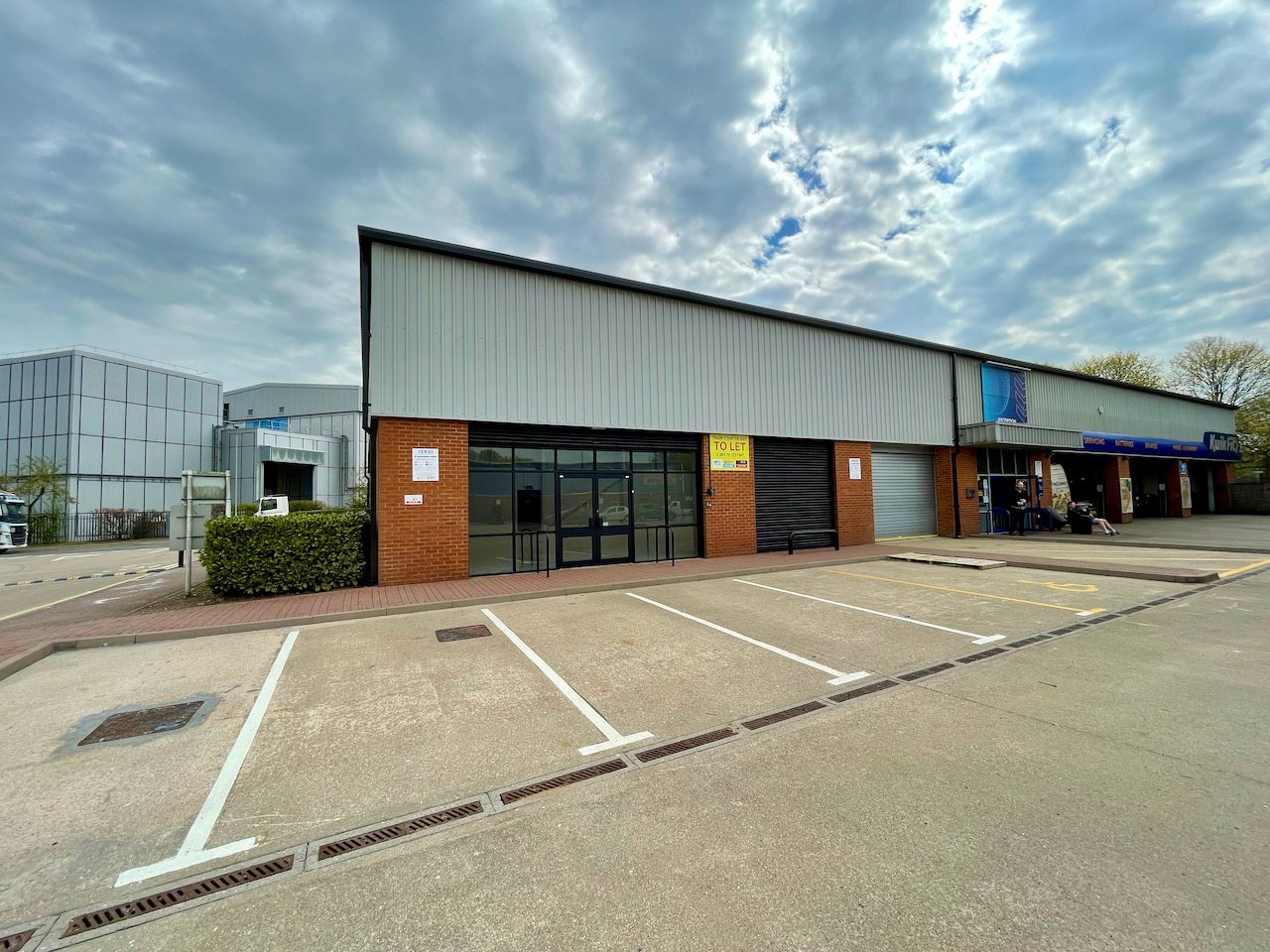 1-Gunnelswood-Trade-Park-External
