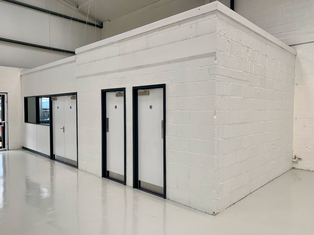 10-North-Luton-Sedgwick-Road-LU4-9DT-office-wc-block