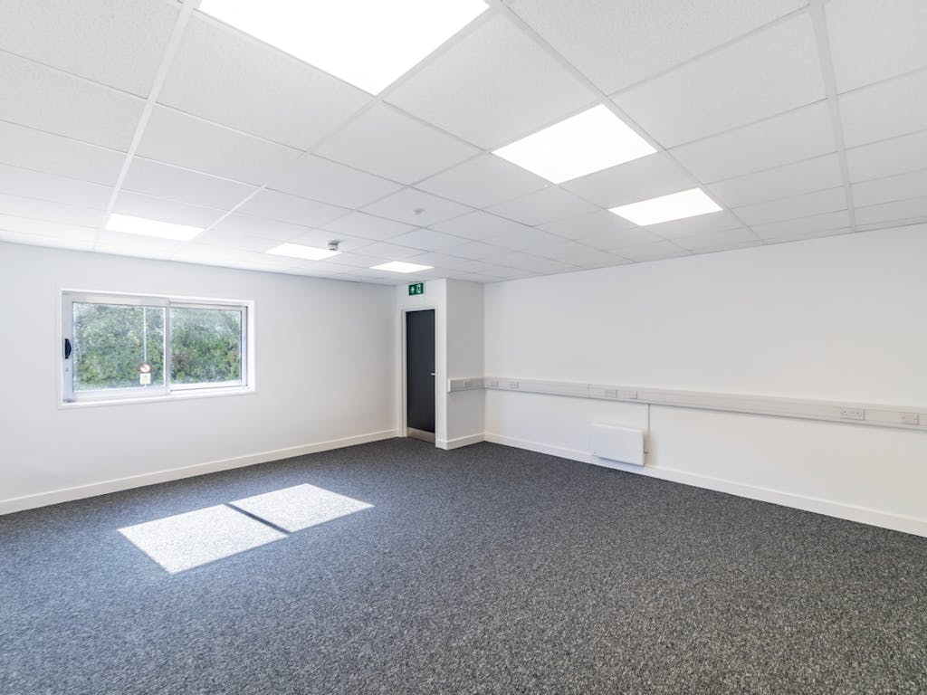 Unit 7 Barratt Industrial Pk Luton94