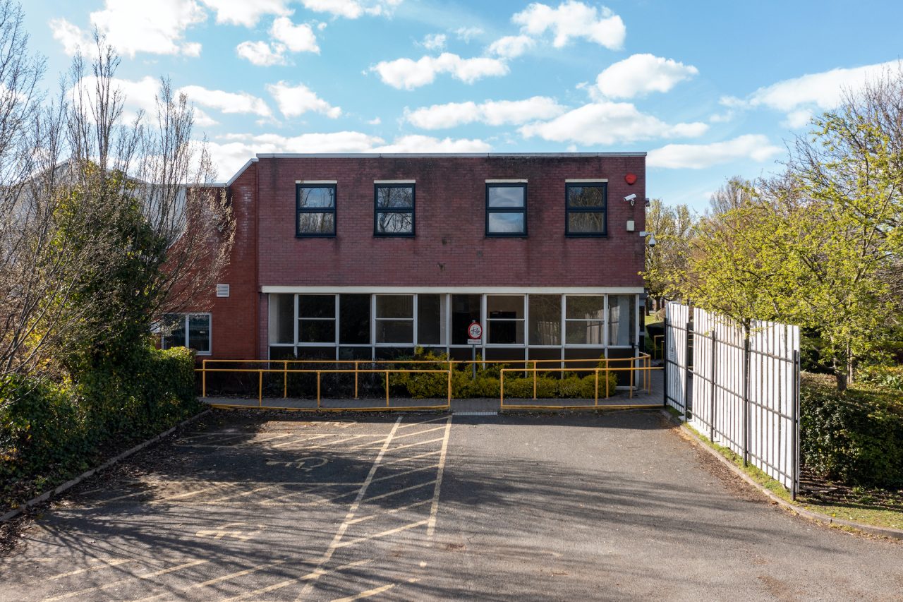1A-Woodside-Front-Car-Park