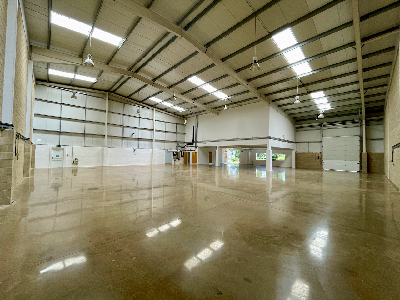 2-IO-Centre-Milton-Keynes-warehouse-internal-2