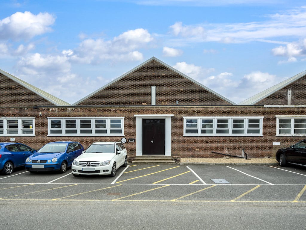 Unit 20, Tewin Court, Welwyn Garden City, AL7 1AU