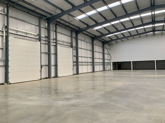3-quad-warehouse-loading