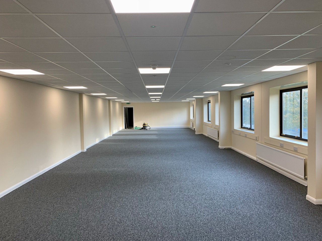 4-Airport-Exec-Park-Luton-Warehouse-internal-offices