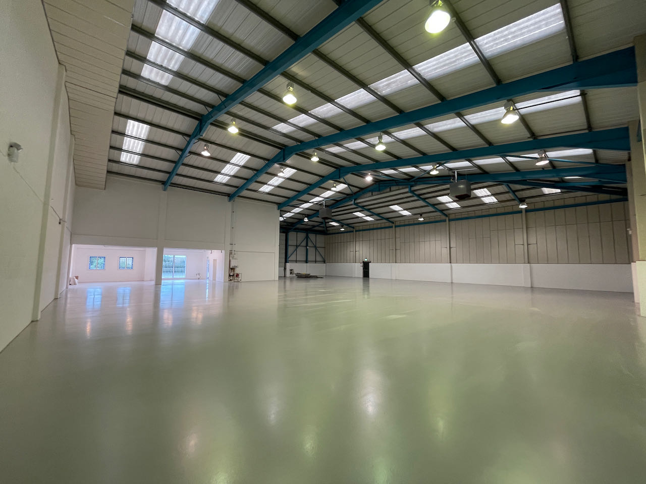 4-Millennium-Point-Aylesbury-warehouse-internal-1