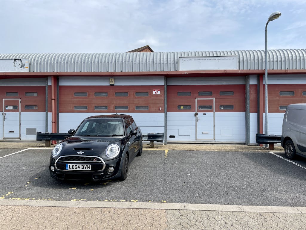 Unit 6 Acacia Close, Cherrycourt Way, Leighton Buzzard, LU7 4QE
