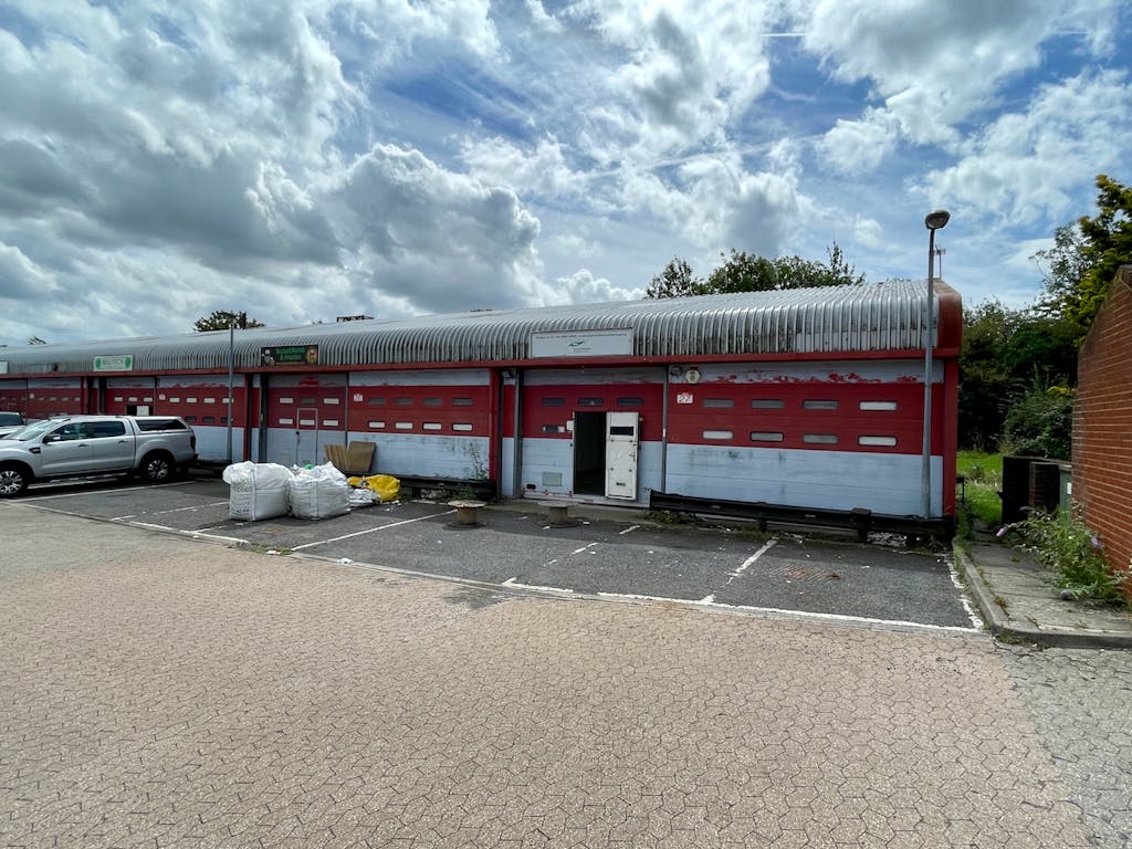 Unit 27 Acacia Close, Cherrycourt Way, Leighton Buzzard, LU7 4QE