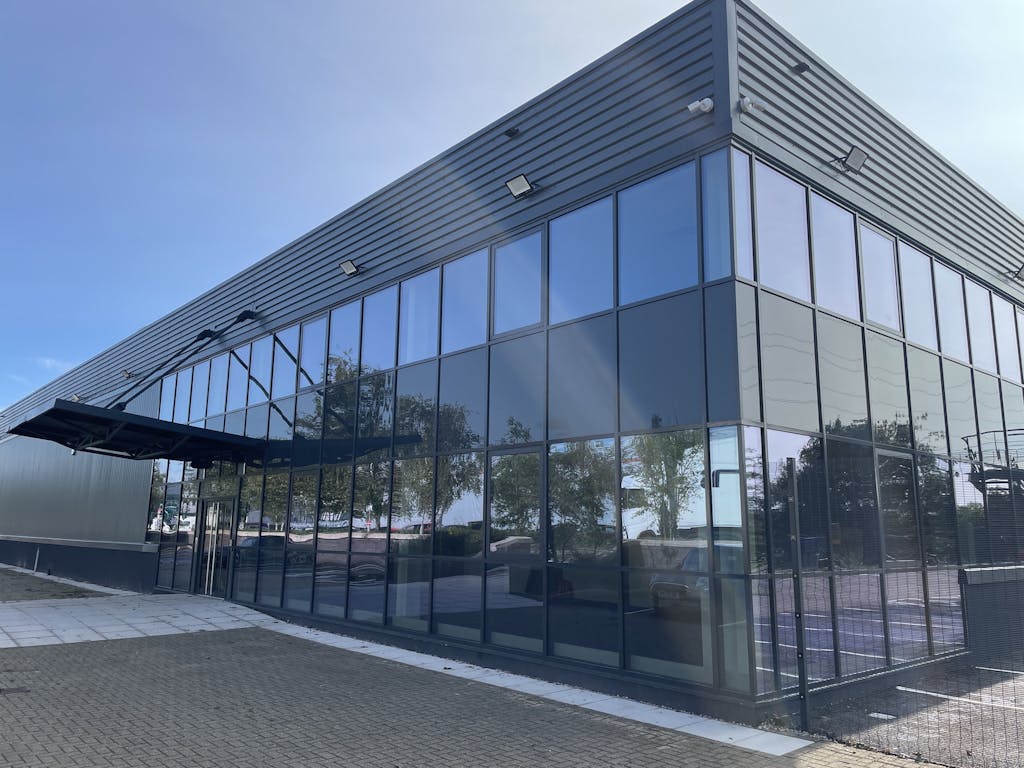 Unit A Chiltern Park, Boscombe Road, Dunstable, LU5 4LT