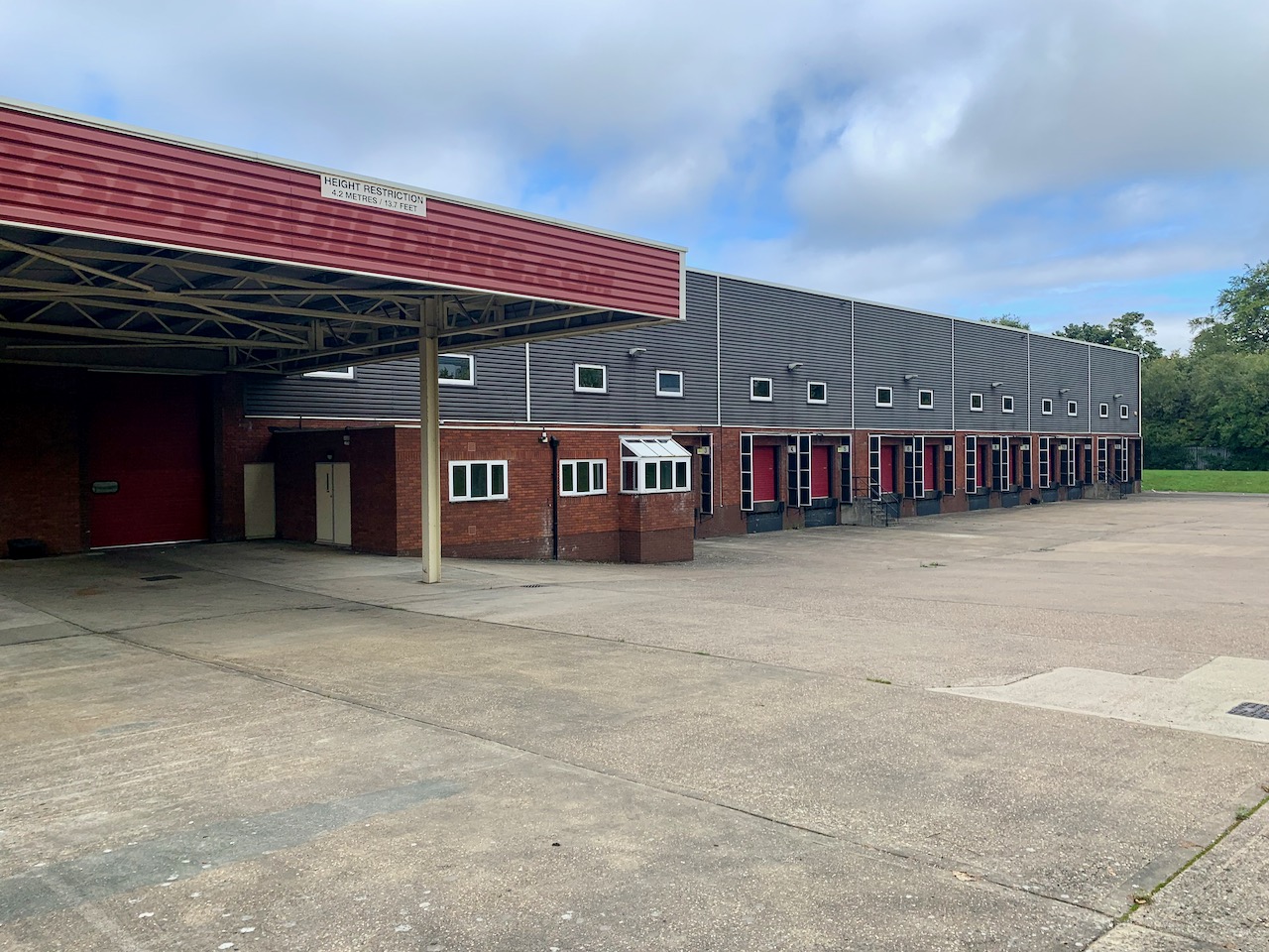 7-8-Foster-Avenue-Dunstable-Yard