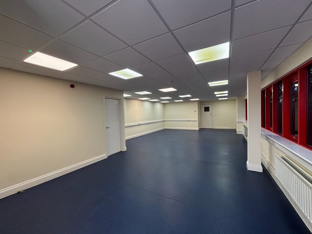 21 Chartmoor Road Leighton Buzzard Warehouse June 2026 GF Office