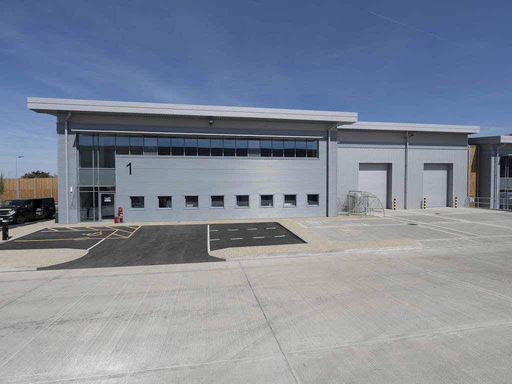 Unit 1 Insignia Park, Luton Road, Dunstable, LU5 4LW