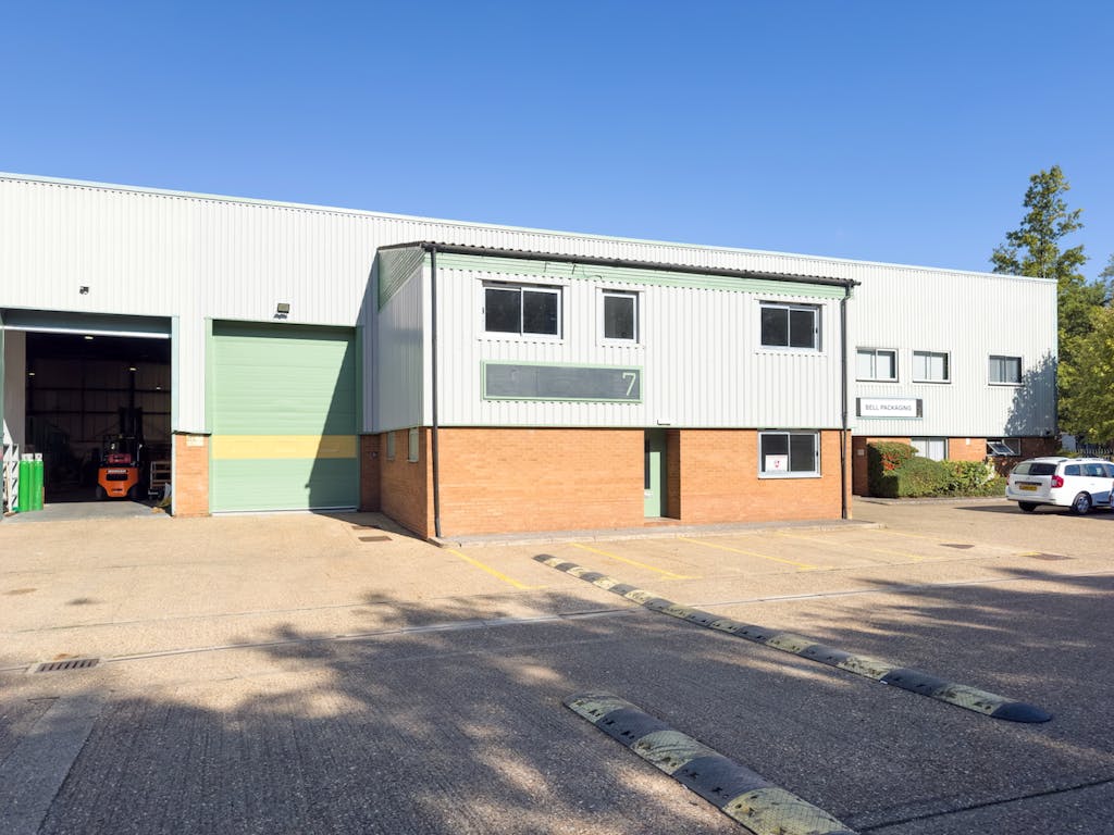 Unit 7 Barratt Industrial Park, Airport Way, Luton, LU2 9NH
