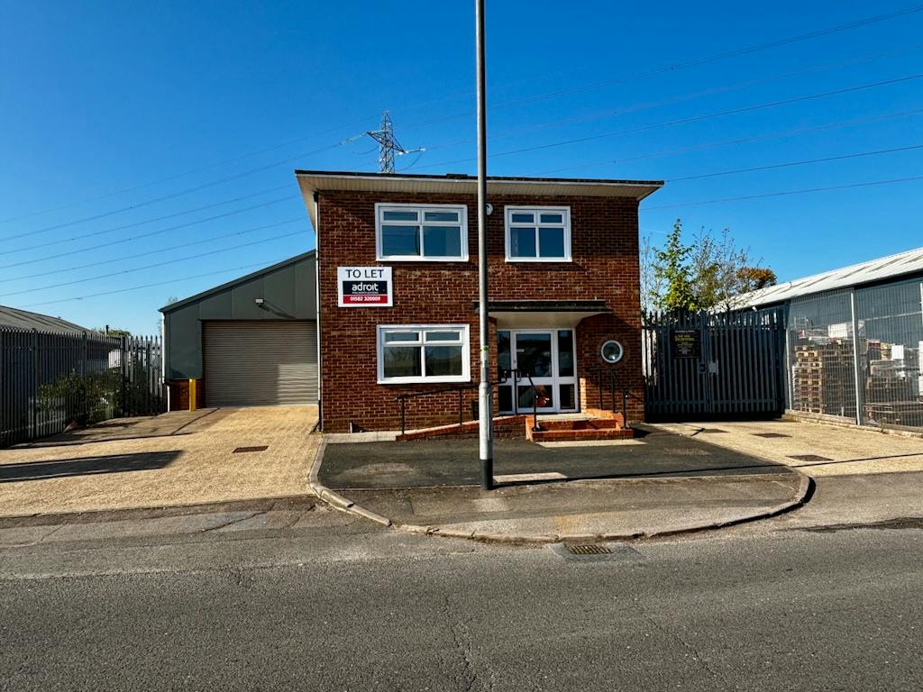 Eastern Avenue Dunstable Industrial Unit For Rent