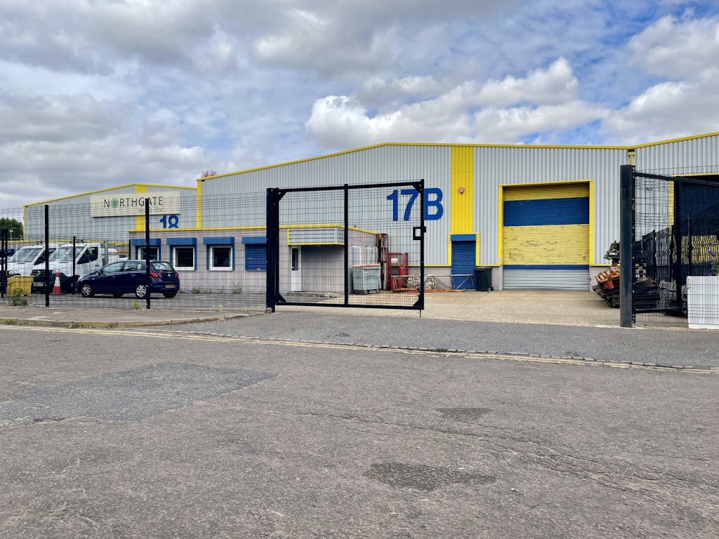 Unit 17B Cosgrove Way, Luton, LU1 1XL