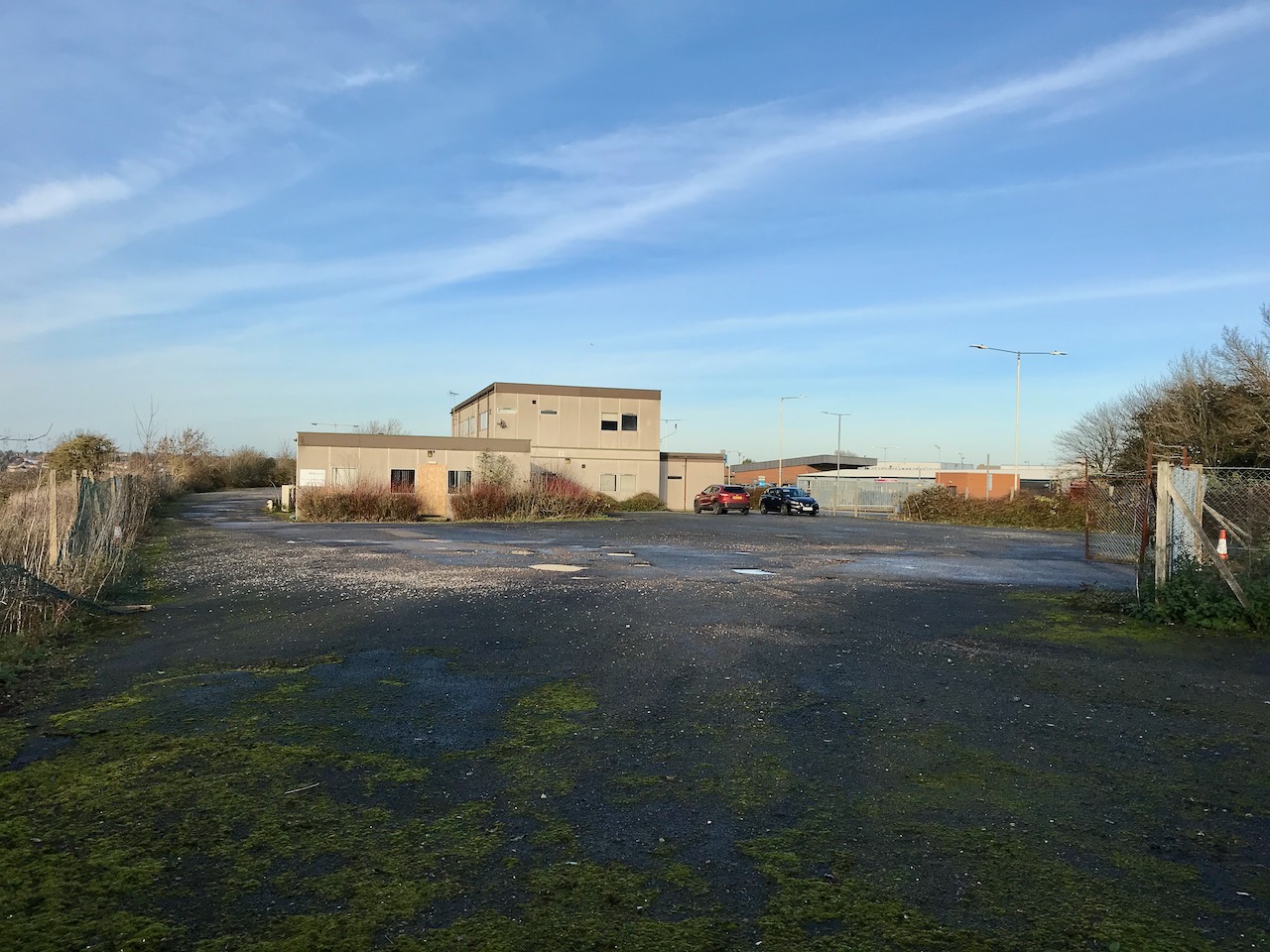 Building-146-Luton-Airport-External-Yard