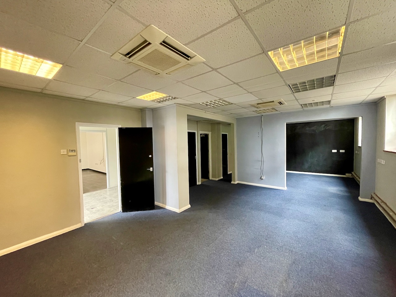 EA12-Offices
