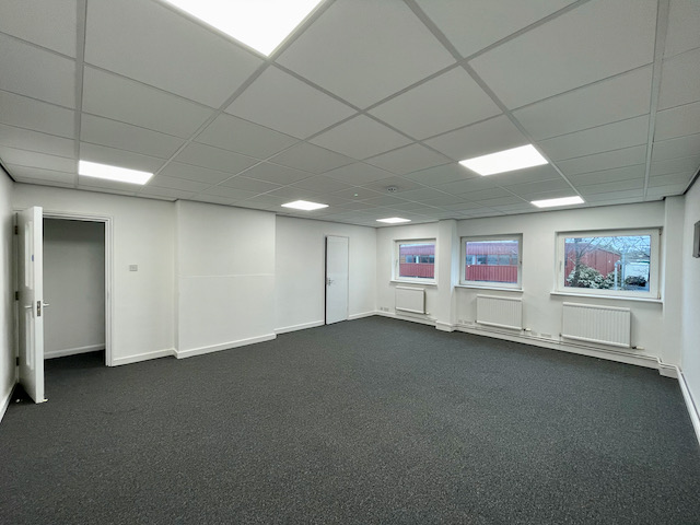 Q1-Cherrycourt-Offices-refurbished