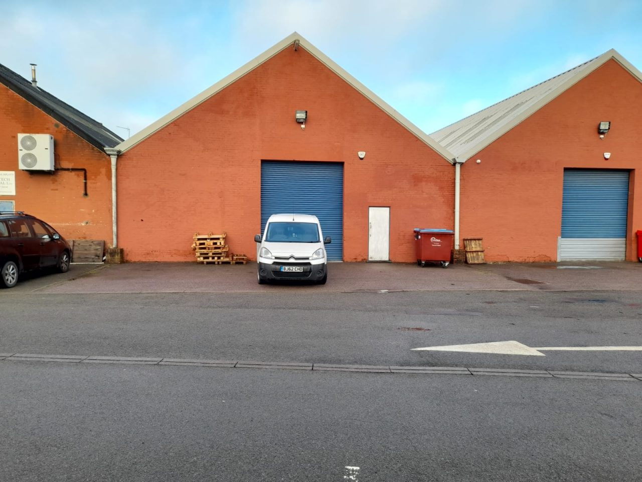 Rear-Loading-area-Landscape2