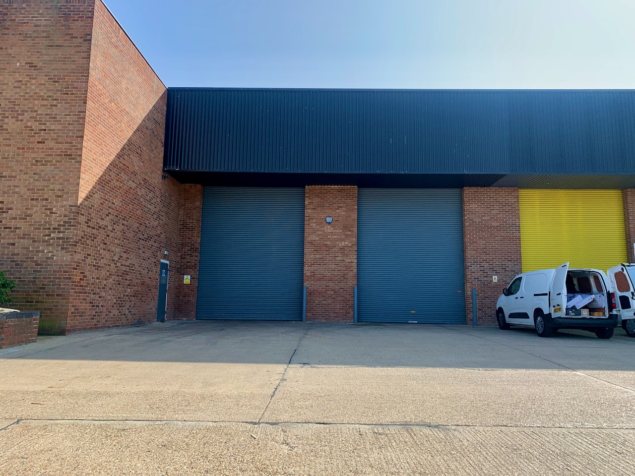 Unit-5-Dunhams-Court-Letchworth-Loading-Doors
