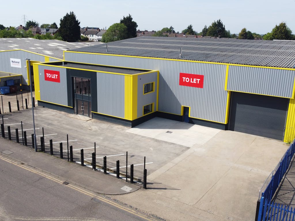 14B Cosgrove Way Luton Warehouse to let