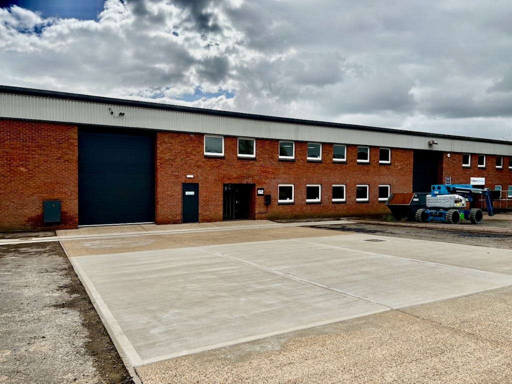 S2 Cherrycourt Way Leighton Buzzard Warehouse For Rent