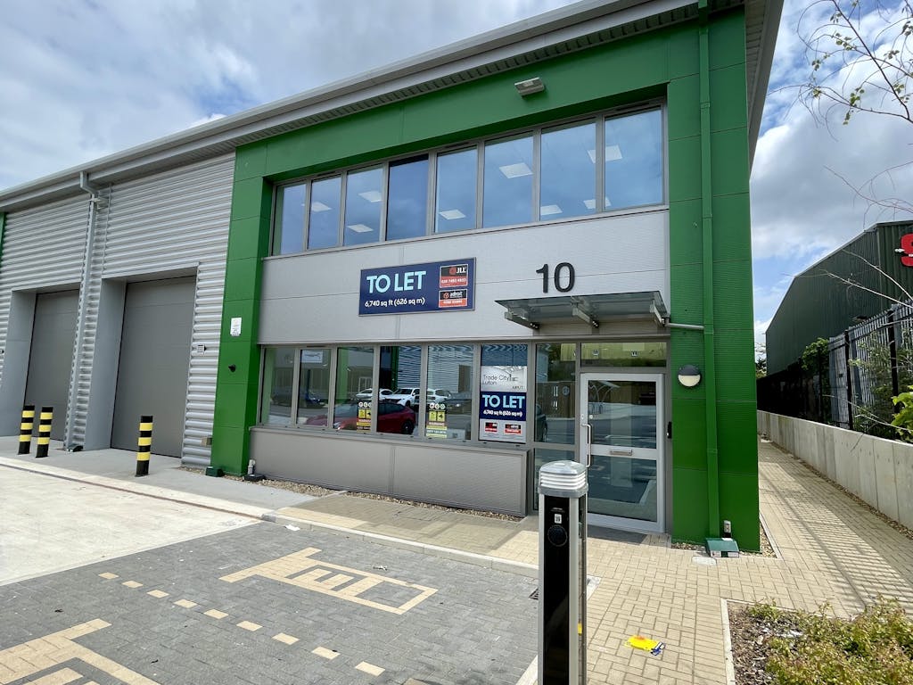 Unit 10 Trade City Luton, Kingsway, Luton, LU1 1TT