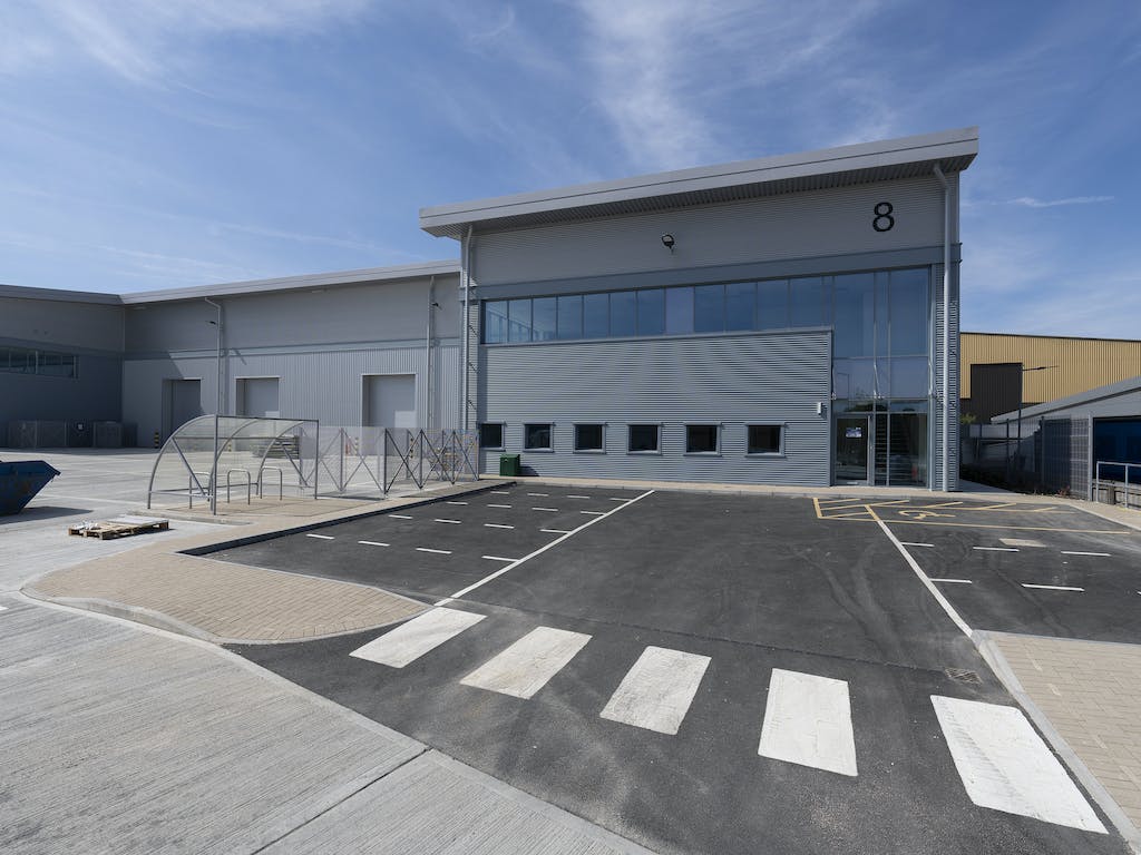 Unit 8 Insignia Park, Luton Road, Dunstable, LU5 4LW
