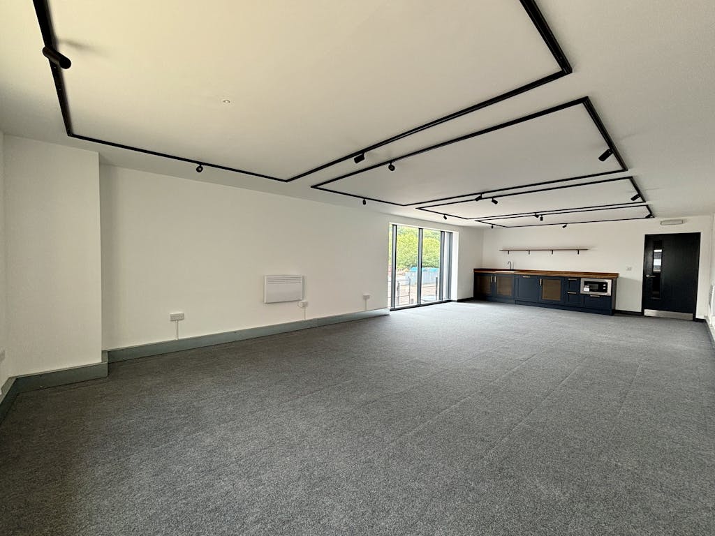 14B Cosgrove Way first floor with kitchenette