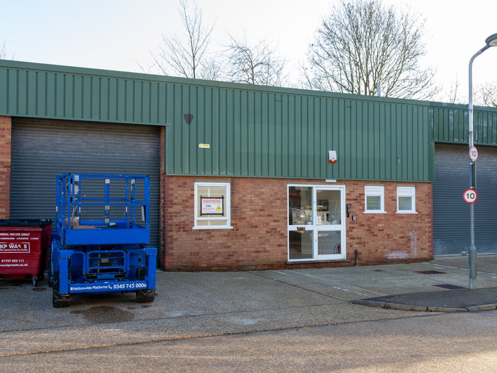Unit 7 Sphere Industrial Estate, Campfield Road, St. Albans, AL1 5HT